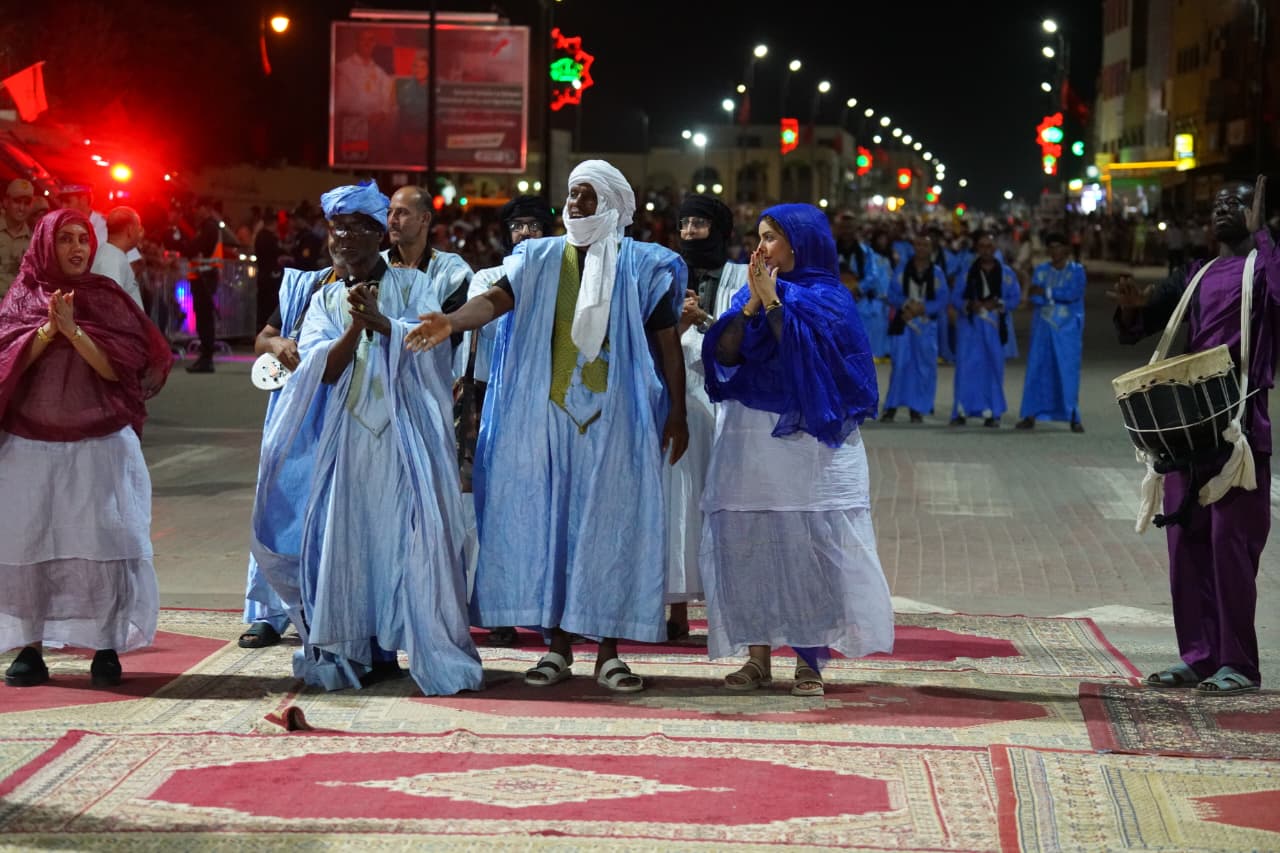 السمارة في ليلة استثنائية: آلاف المواطنين يحتفون بعيد الوحدة على إيقاع كرنفال من التراث